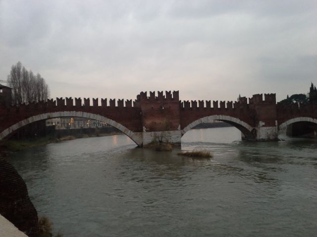 Sejem in mesto Verona - foto