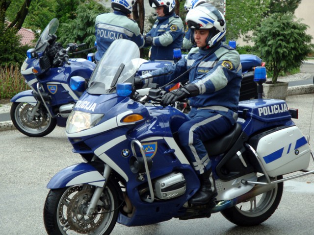 17.04.2009
Policija Koper na vsakoletnem izletu v soško dolino - segrevanje pred naporno 