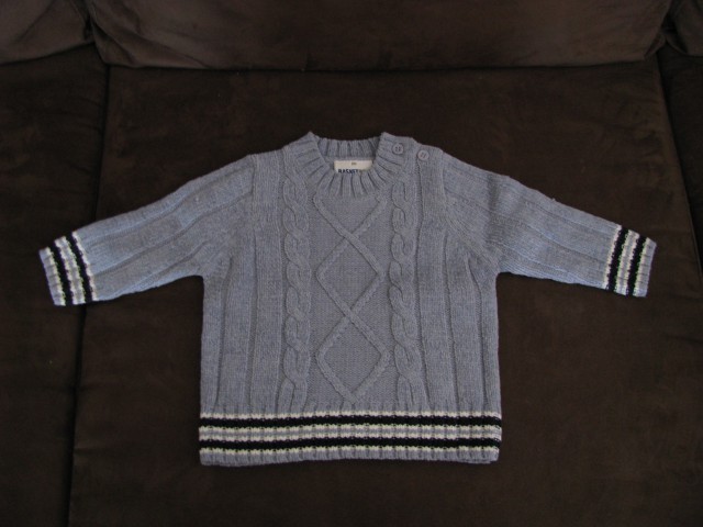 Zelo lep pulover , malo debelejši 68 velikost 2€