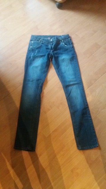 Mana jeans 16 let, regulacija, 1x nošene, 4 eur