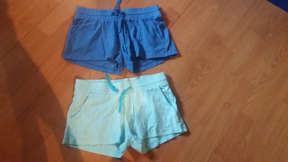 2x kratke hlače H&M 158, 1,5 eura vsake