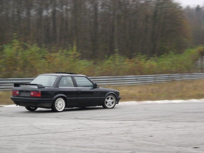 BMW e30 - foto povečava