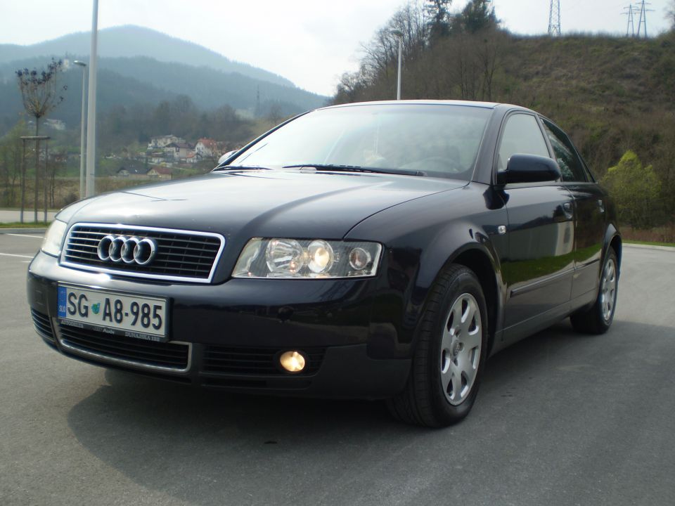 Audi A4 - foto povečava