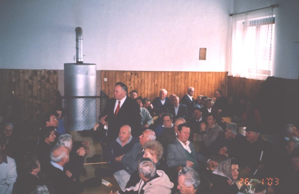 2003 srečanje v dvorani