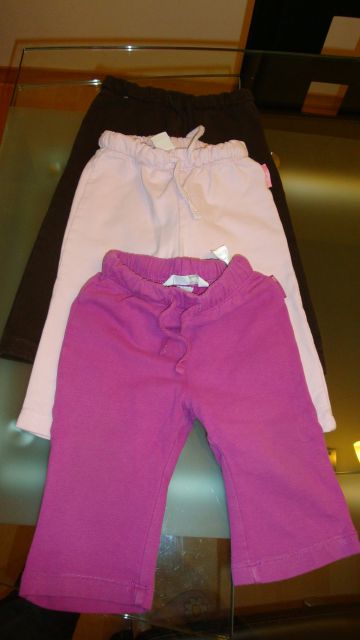3 hlače (spodnji del trenerke) H&M št 74 cena 9€