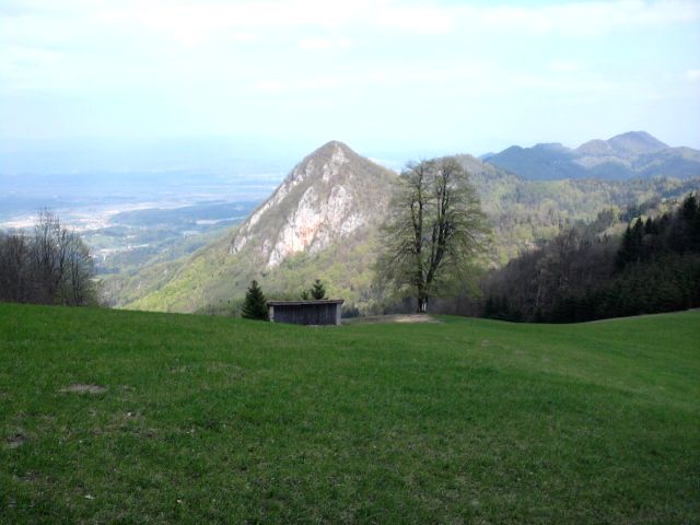 Krvavica- č. planina       17.4.2011 - foto