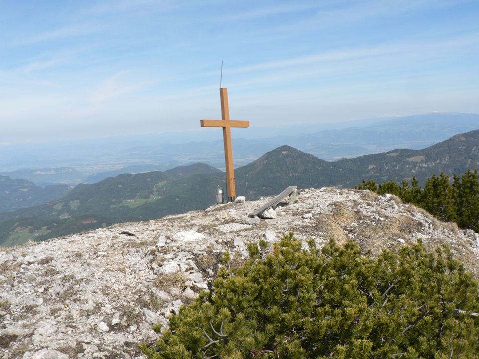 Hribarska zijalka-Olševa (29.4.12) - foto povečava