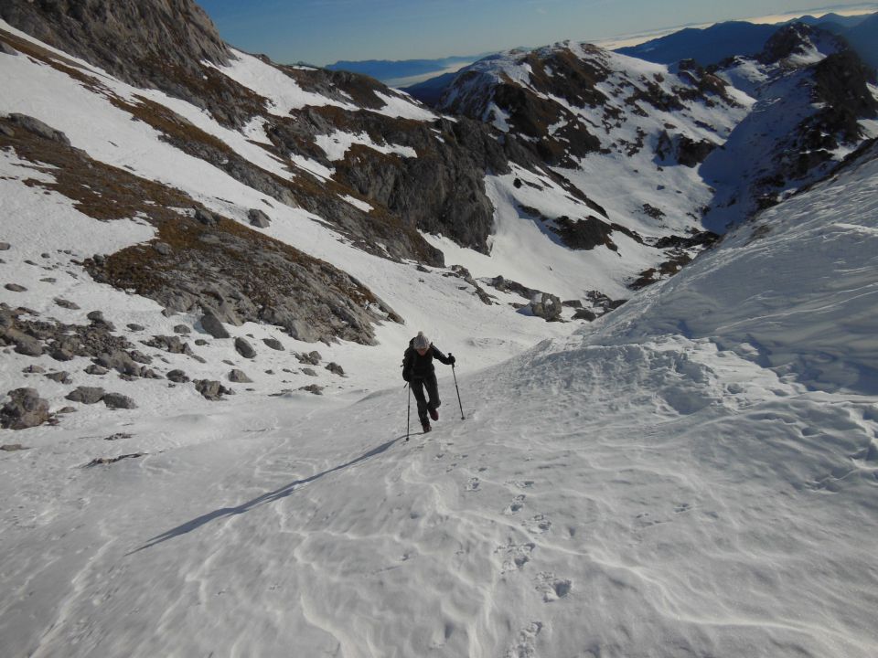 Vrh hribaric 2388m.   17.12.2013 - foto povečava