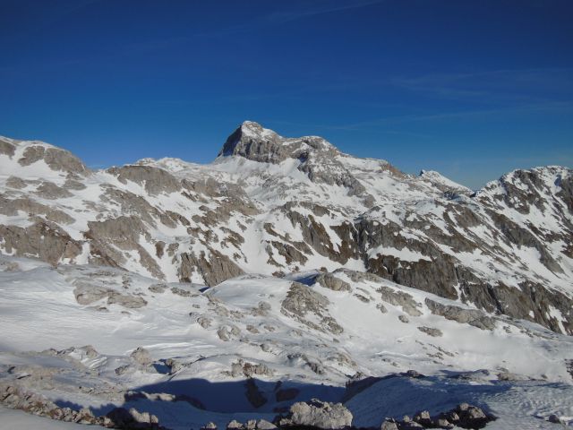 Vrh hribaric 2388m.   17.12.2013 - foto