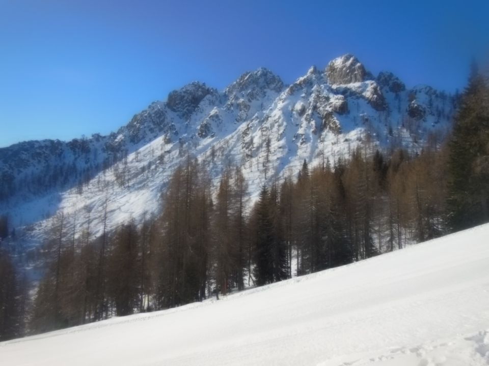 Sv. višarje- Kamniti lovec   6.4.2015 - foto povečava