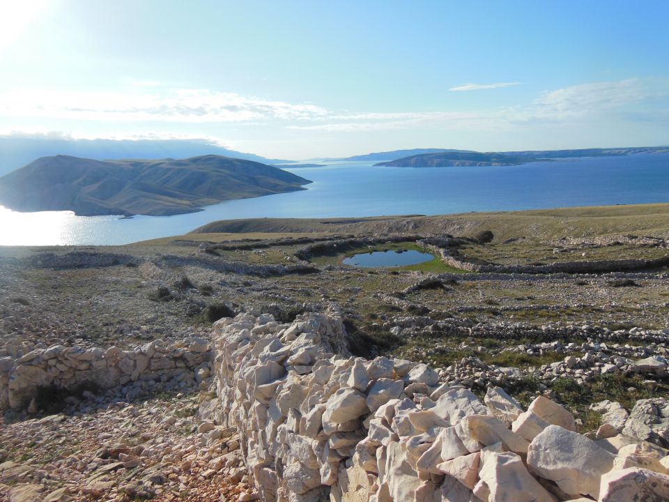 Baška - obzova    17.10.2015 - foto povečava