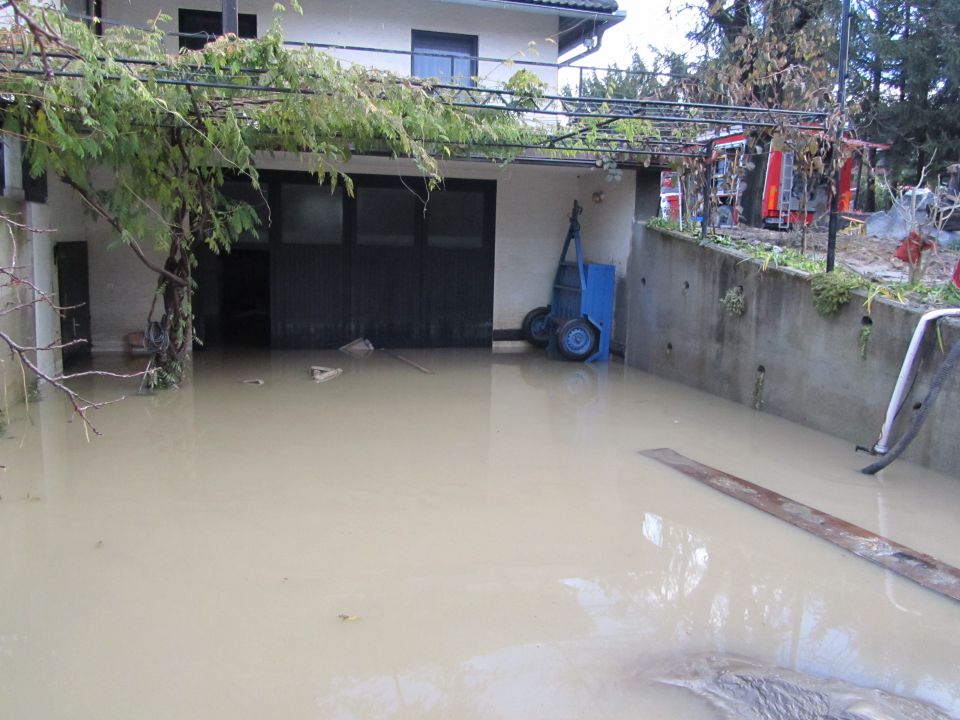 Intervencija ob poplavi - foto povečava