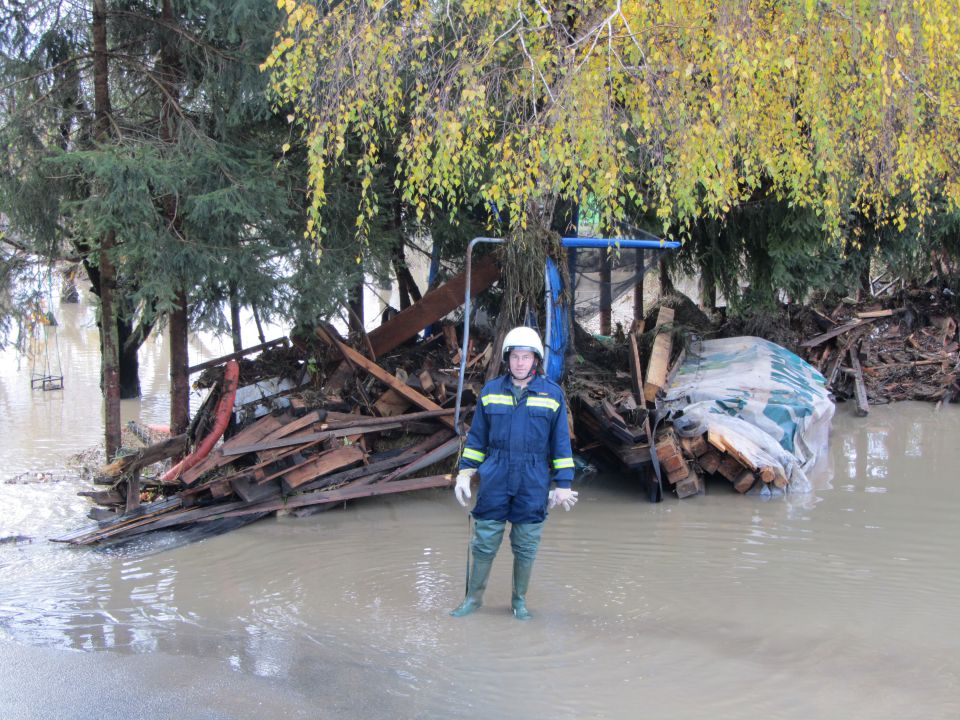 Intervencija ob poplavi - foto povečava