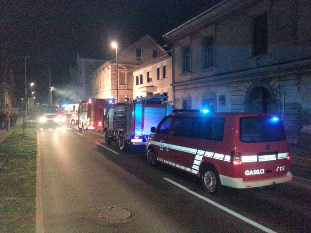 Požar na Potrčevi na Ptuju - foto
