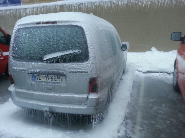 Pomoč ob naravni nesreči v Postojni - foto