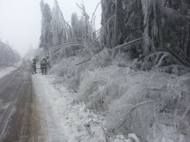 Pomoč ob naravni nesreči v Postojni - foto