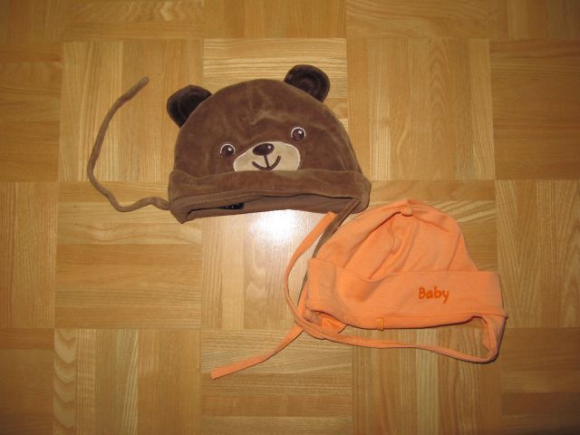 Oranžna kapa biba št 2, kapa medvedek št. 74/80 cena 3€/kos