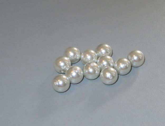 Steklene voščene perle