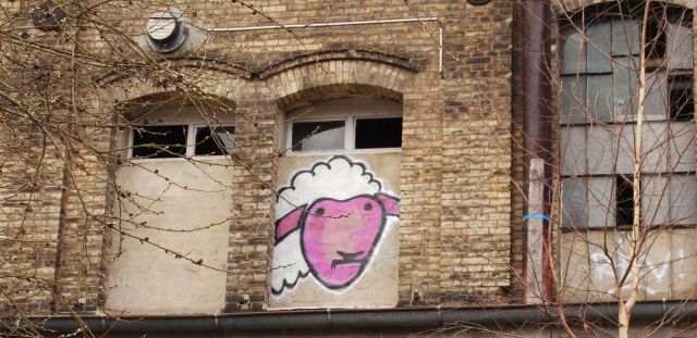 Berlin, zid in grafiti - foto