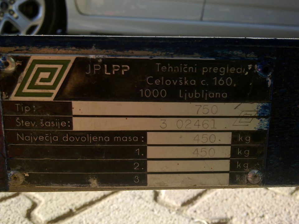 Prikolica - foto povečava