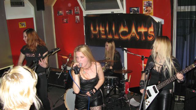 27.11.2010 MFT, Hellcats @ Rollbar - foto