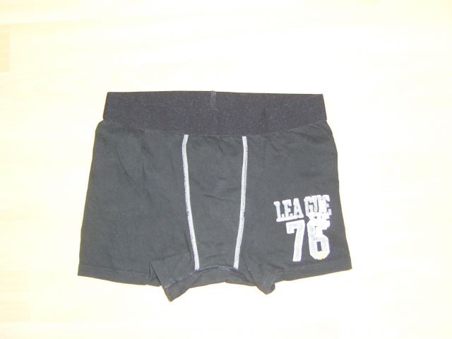 Spodnje hlače v 176 -  črna barva