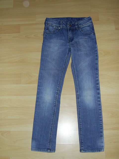 Jeans h&m v 128 cena 3,50 eur  razkorak 58 cm