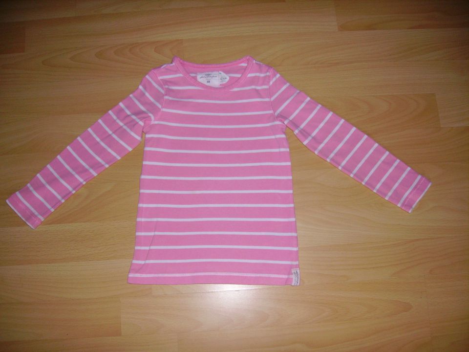 majčka H&M v 98/104 cena 2 eur - lepo ohranjena