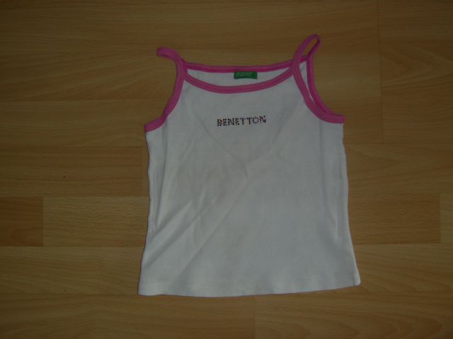 Majčka benetton v  92 cena 2,50 eur