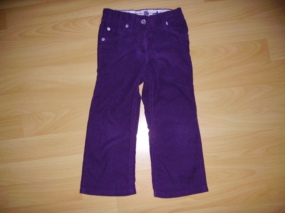 žamet tanjši hlače 92 cena 3,50 eur vijolčna barva