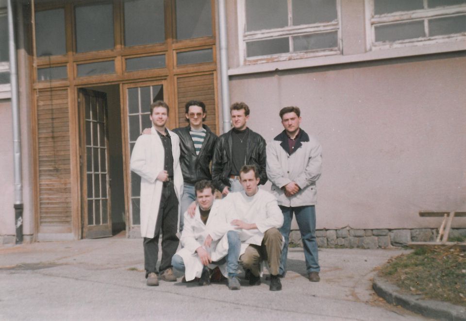 Damir Plavšić i kolege na 2 godini veterinarskog fakulteta u Zagrebu, proljeće 1991.A