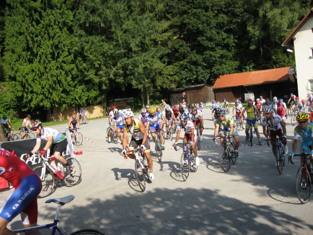 Vzpon na bazo 20, 2012 - kolesarji - foto