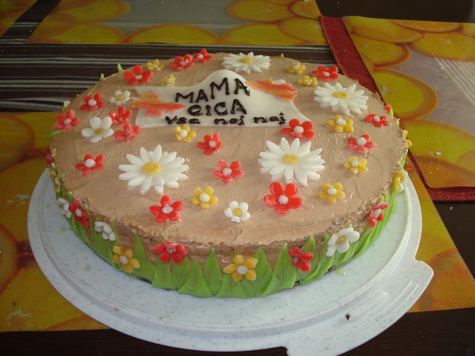 torta sadna                                                   več na www.pecivo-mojca.si