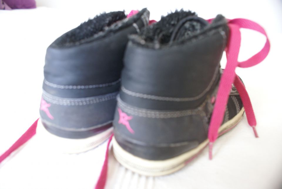 dekliški zimski čevlji Fake, št. 35, 8€