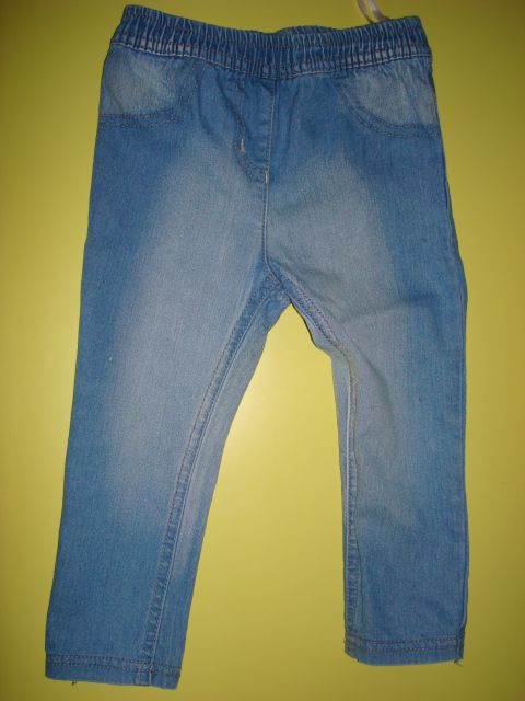 Jeans legie, zelo udobne, smo jih radi nosili št. 86 3 eur