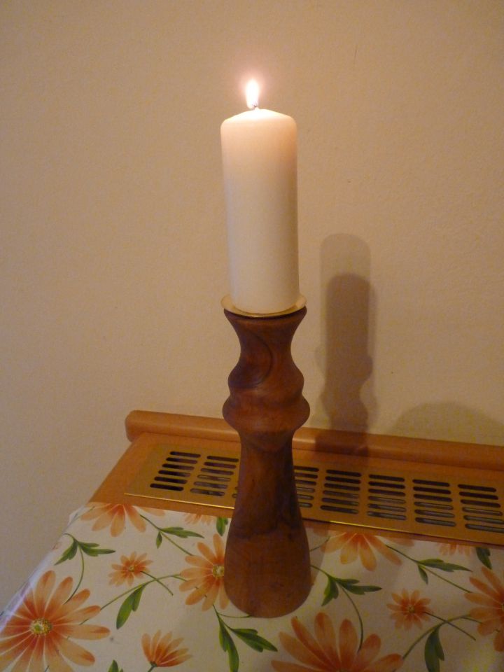 Leseni svečniki - foto povečava