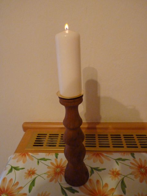 Leseni svečniki - foto