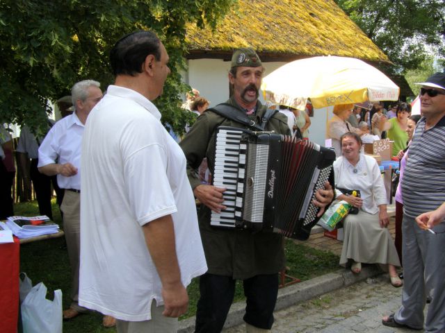 Obržanc - utrinki iz Kumrovca - dan mladosti - foto