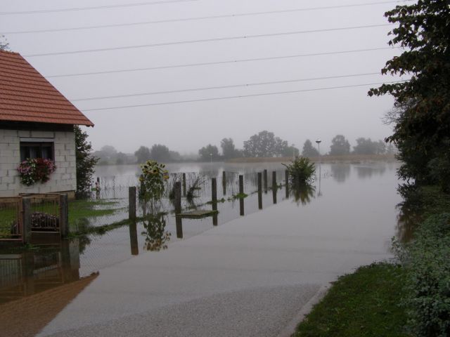 Obržanc - veliki obrež v poplavi - foto