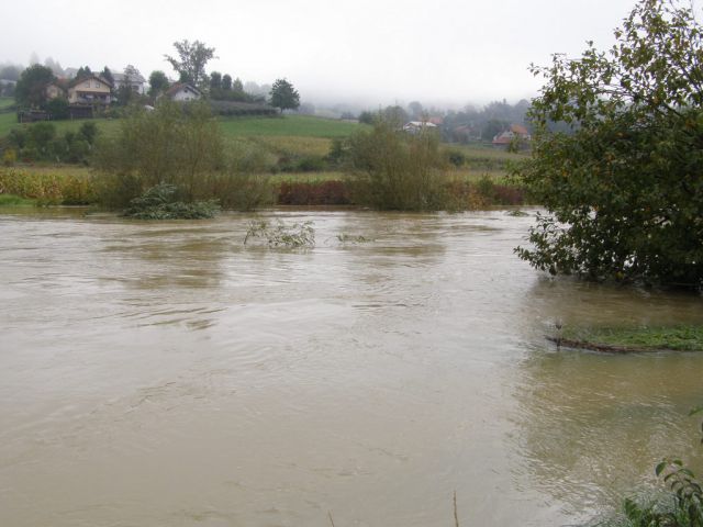 Obržanc - veliki obrež v poplavi - foto