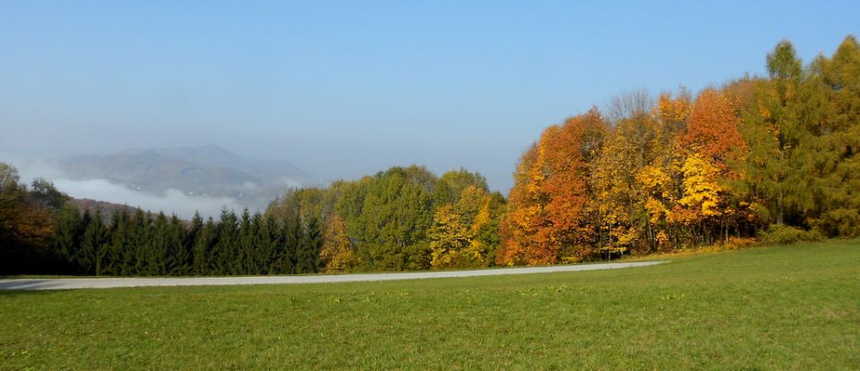 Iz megle na sončne hribe - obržanc - foto povečava