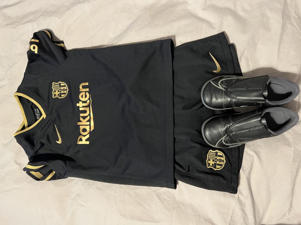 Dres 104-110, teniske 30