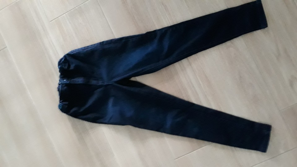 Kavbojke High waist...st.140...podarim
