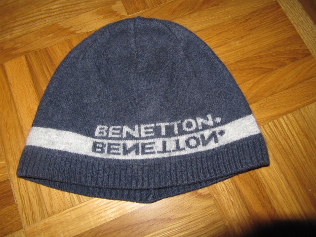 Kapa Benetton, brez oznake velikosti, primerna za velikost 2-3