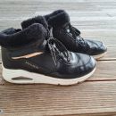 Skechers zimski čevlji, št.38, cena 20 €