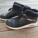 Skechers zimski čevlji, št.38, cena 20 €