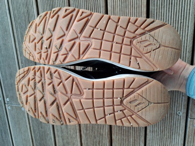 Skechers zimski čevlji, št.38, cena 20 €
