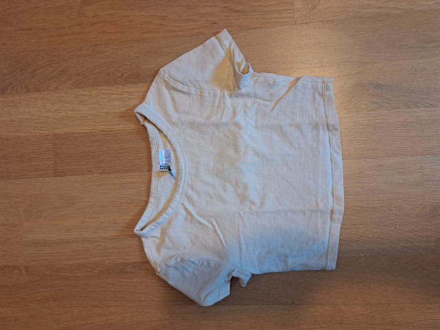 Crop top H&M; št XS; cena 1 €