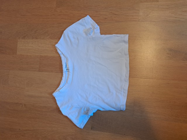 Crop top H&M; št XS; cena 1 €