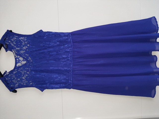 Obleka M-L...... 8€